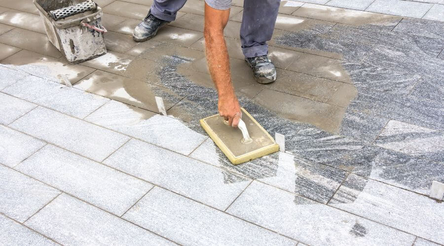 Professional gutter cleaning in Llano, CA